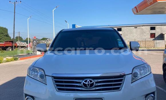 Comprar Usado Toyota Vanguard Branco Carro em Maputo em Maputo