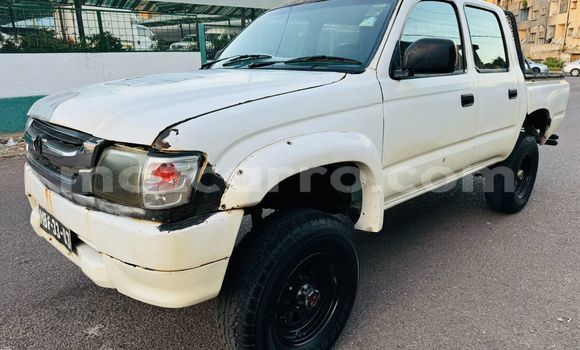 Tenga Tsaru Toyota Hilux Chena Mota in Maputo in Maputo