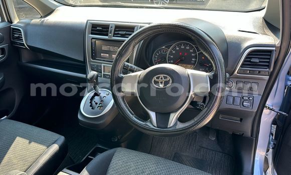 Comprar Usado Toyota Ractis Azul Carro em Maputo em Maputo Comprar Usado Toyota Ractis Azul Carro em Maputo em Maputo
