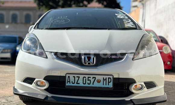 Comprar Usado Honda Fit Branco Carro em Maputo em Maputo