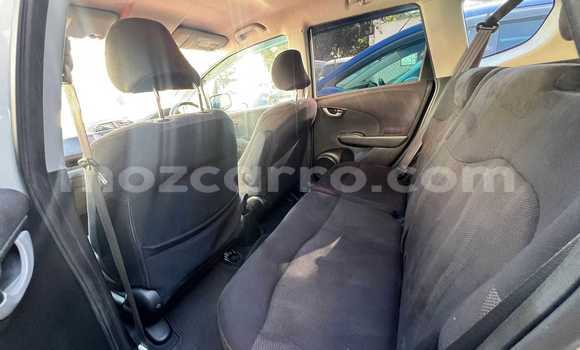 Nunua Ilio tumika Honda Fit Nyeupe Gari ndani ya Maputo nchini Maputo Nunua Ilio tumika Honda Fit Nyeupe Gari ndani ya Maputo nchini Maputo