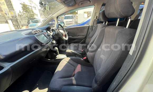 Nunua Ilio tumika Honda Fit Nyeupe Gari ndani ya Maputo nchini Maputo Nunua Ilio tumika Honda Fit Nyeupe Gari ndani ya Maputo nchini Maputo