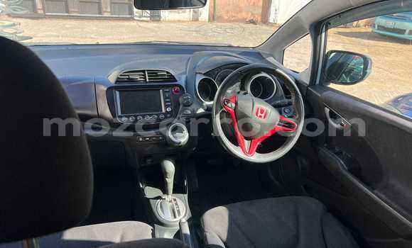 Nunua Ilio tumika Honda Fit Nyeupe Gari ndani ya Maputo nchini Maputo Nunua Ilio tumika Honda Fit Nyeupe Gari ndani ya Maputo nchini Maputo