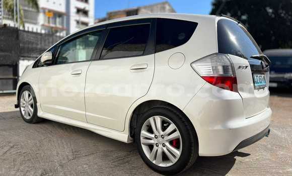 Nunua Ilio tumika Honda Fit Nyeupe Gari ndani ya Maputo nchini Maputo Nunua Ilio tumika Honda Fit Nyeupe Gari ndani ya Maputo nchini Maputo