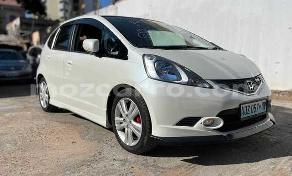Nunua Ilio tumika Honda Fit Nyeupe Gari ndani ya Maputo nchini Maputo Nunua Ilio tumika Honda Fit Nyeupe Gari ndani ya Maputo nchini Maputo