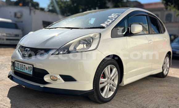 Nunua Ilio tumika Honda Fit Nyeupe Gari ndani ya Maputo nchini Maputo Nunua Ilio tumika Honda Fit Nyeupe Gari ndani ya Maputo nchini Maputo