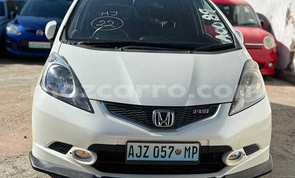 Nunua Ilio tumika Honda Fit Nyeupe Gari ndani ya Maputo nchini Maputo Nunua Ilio tumika Honda Fit Nyeupe Gari ndani ya Maputo nchini Maputo