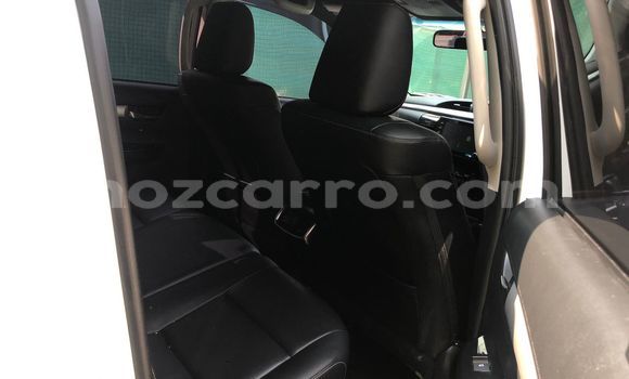 Comprar Novo Toyota Hiluxe Revo Branco Carro em Maputo em Maputo Comprar Novo Toyota Hiluxe Revo Branco Carro em Maputo em Maputo