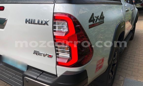 Comprar Novo Toyota Hiluxe Revo Branco Carro em Maputo em Maputo Comprar Novo Toyota Hiluxe Revo Branco Carro em Maputo em Maputo
