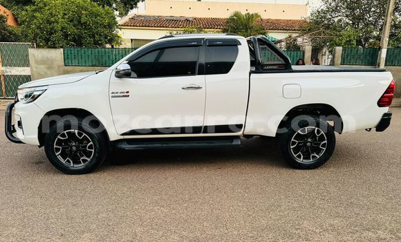 Comprar Usado Toyota Hiluxe Revo Branco Carro em Maputo em Maputo Comprar Usado Toyota Hiluxe Revo Branco Carro em Maputo em Maputo
