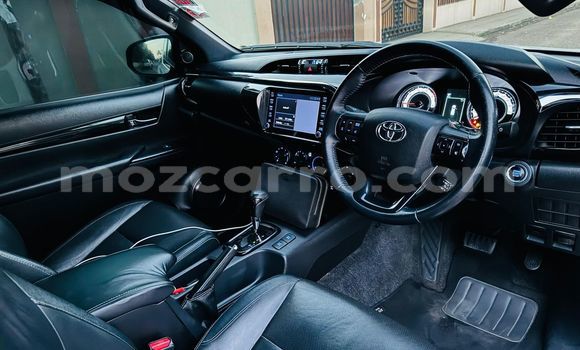 Comprar Novo Toyota Hilux Branco Carro em Maputo em Maputo Comprar Novo Toyota Hilux Branco Carro em Maputo em Maputo