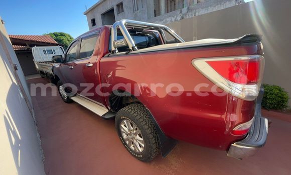 Nunua Ilio tumika Mazda BT-50 Nyekundu Gari ndani ya Maputo nchini Maputo Nunua Ilio tumika Mazda BT-50 Nyekundu Gari ndani ya Maputo nchini Maputo
