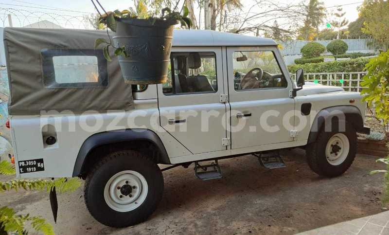 Big with watermark land rover defender maputo maputo 24678