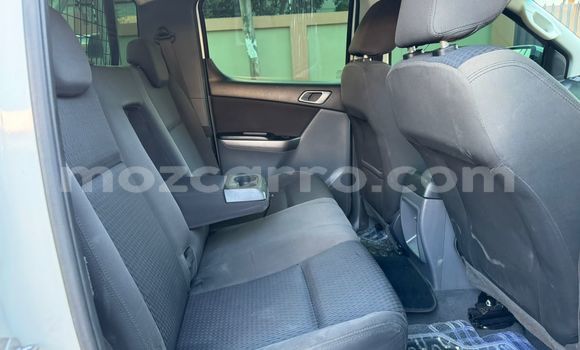 Nunua Ilio tumika Mazda BT-50 Nyeupe Gari ndani ya Maputo nchini Maputo Nunua Ilio tumika Mazda BT-50 Nyeupe Gari ndani ya Maputo nchini Maputo