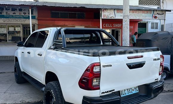 Buy Used Toyota Hilux White Car in Maputo in Maputo Buy Used Toyota Hilux White Car in Maputo in Maputo