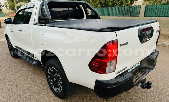 Nunua Ilio tumika Toyota Hilux Nyeupe Gari ndani ya Maputo nchini Maputo Nunua Ilio tumika Toyota Hilux Nyeupe Gari ndani ya Maputo nchini Maputo