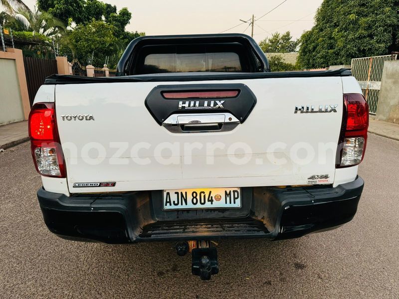 Big with watermark toyota hilux maputo maputo 24689