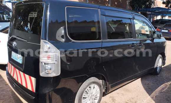 Nunua Ilio tumika Toyota Voxy Nyeusi Gari ndani ya Maputo nchini Maputo Nunua Ilio tumika Toyota Voxy Nyeusi Gari ndani ya Maputo nchini Maputo