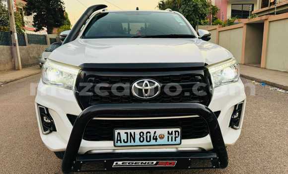 Comprar Usado Toyota Hilux Branco Carro em Maputo em Maputo