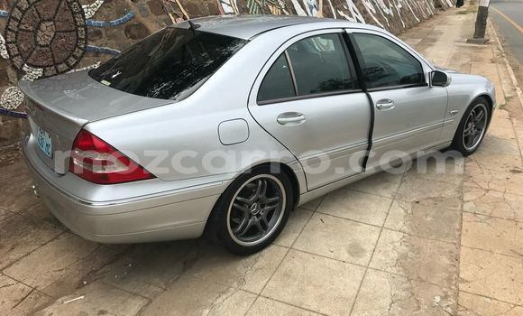 Nunua Ilio tumika Mercedes-Benz C-Classe Fedha Gari ndani ya Maputo nchini Maputo Nunua Ilio tumika Mercedes-Benz C-Classe Fedha Gari ndani ya Maputo nchini Maputo