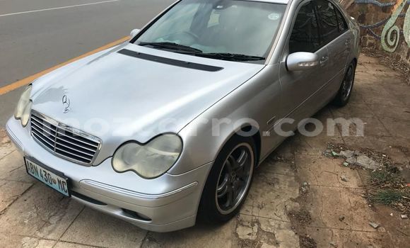 Nunua Ilio tumika Mercedes-Benz C-Classe Fedha Gari ndani ya Maputo nchini Maputo Nunua Ilio tumika Mercedes-Benz C-Classe Fedha Gari ndani ya Maputo nchini Maputo