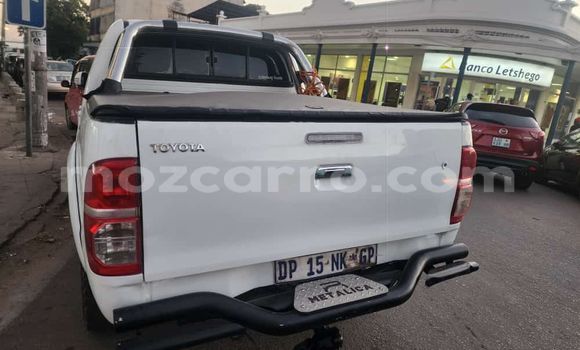 Comprar Usado Toyota Hilux Branco Carro em Maputo em Maputo Comprar Usado Toyota Hilux Branco Carro em Maputo em Maputo