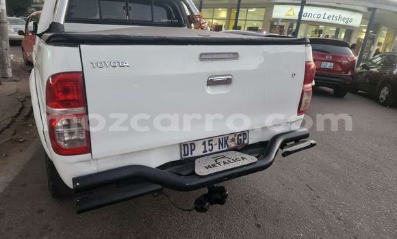 Comprar Usado Toyota Hilux Branco Carro em Maputo em Maputo Comprar Usado Toyota Hilux Branco Carro em Maputo em Maputo