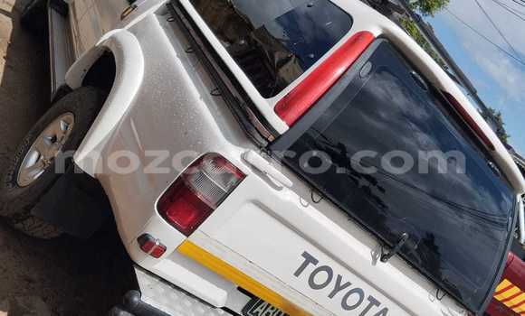 Comprar Usado Toyota Hilux Branco Carro em Maputo em Maputo Comprar Usado Toyota Hilux Branco Carro em Maputo em Maputo