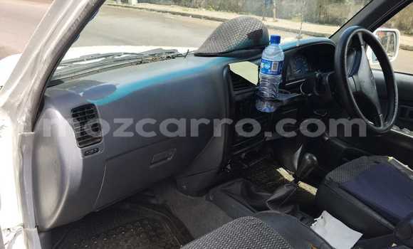 Comprar Usado Toyota Hilux Branco Carro em Maputo em Maputo Comprar Usado Toyota Hilux Branco Carro em Maputo em Maputo