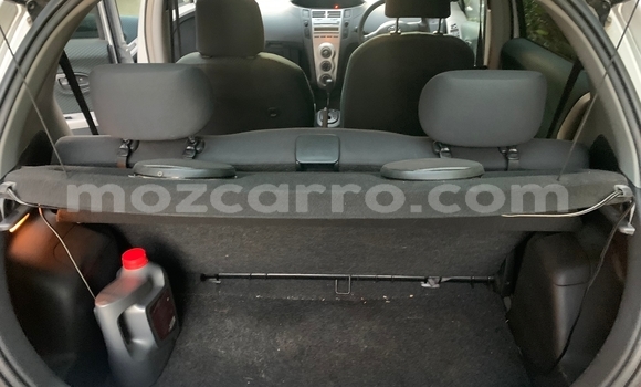 Nunua Ilio tumika Toyota Vitz Fedha Gari ndani ya Maputo nchini Maputo Nunua Ilio tumika Toyota Vitz Fedha Gari ndani ya Maputo nchini Maputo