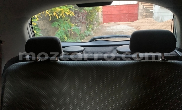 Nunua Ilio tumika Toyota Vitz Fedha Gari ndani ya Maputo nchini Maputo Nunua Ilio tumika Toyota Vitz Fedha Gari ndani ya Maputo nchini Maputo