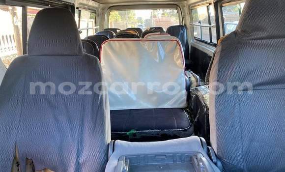 Nunua Ilio tumika Toyota Hiace Nyingine Gari ndani ya Maputo nchini Maputo Nunua Ilio tumika Toyota Hiace Nyingine Gari ndani ya Maputo nchini Maputo