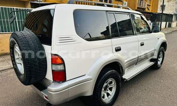 Nunua Ilio tumika Toyota Land Cruiser Prado Nyeupe Gari ndani ya Maputo nchini Maputo Nunua Ilio tumika Toyota Land Cruiser Prado Nyeupe Gari ndani ya Maputo nchini Maputo