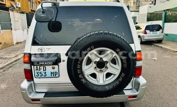 Nunua Ilio tumika Toyota Land Cruiser Prado Nyeupe Gari ndani ya Maputo nchini Maputo Nunua Ilio tumika Toyota Land Cruiser Prado Nyeupe Gari ndani ya Maputo nchini Maputo