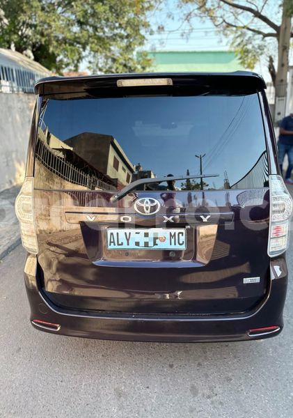 Big with watermark toyota voxy maputo maputo 24749