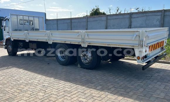 Buy Used Mercedes-Benz 740Li White Car in Maputo in Maputo Buy Used Mercedes-Benz 740Li White Car in Maputo in Maputo