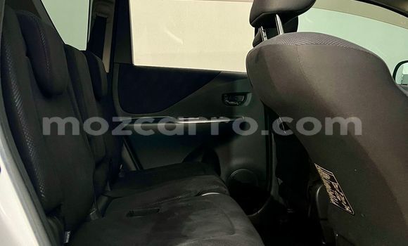 Nunua Ilio tumika Toyota Ractis Nyeupe Gari ndani ya Maputo nchini Maputo Nunua Ilio tumika Toyota Ractis Nyeupe Gari ndani ya Maputo nchini Maputo