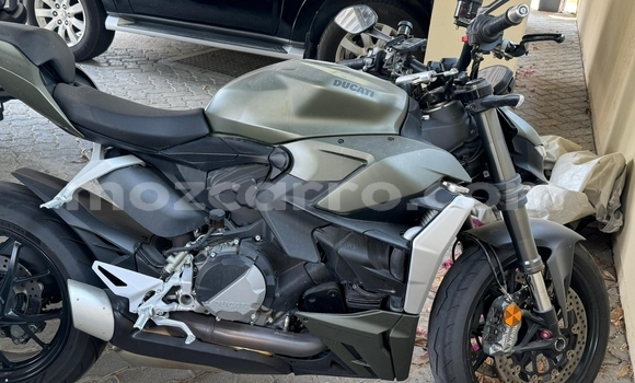 Comprar Usado Ducati Streetfighter Preto Moto em Maputo em Maputo