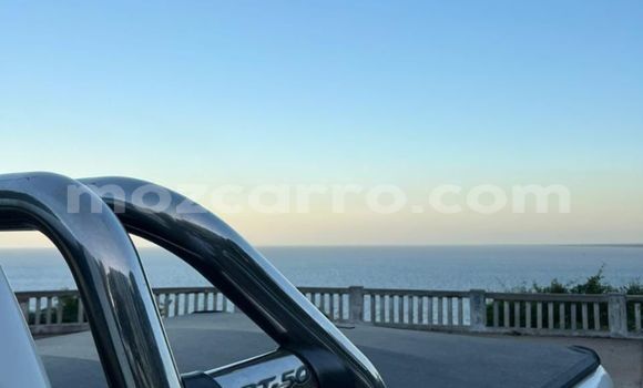 Comprar Novo Mazda BT-50 Branco Carro em Maputo em Maputo Comprar Novo Mazda BT-50 Branco Carro em Maputo em Maputo