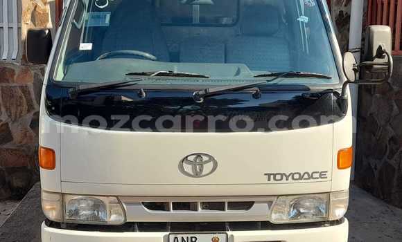 Nunua Ilio tumika Toyota Dyna Nyeupe Gari ndani ya Maputo nchini Maputo