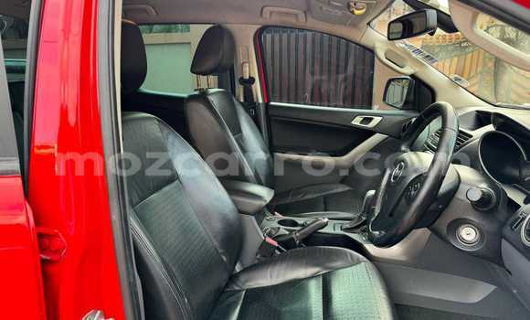 Comprar Usado Mazda BT-50 Vermelho Carro em Maputo em Maputo Comprar Usado Mazda BT-50 Vermelho Carro em Maputo em Maputo