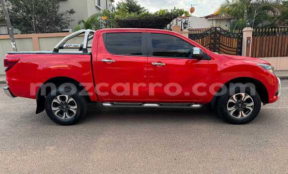 Comprar Usado Mazda BT-50 Vermelho Carro em Maputo em Maputo Comprar Usado Mazda BT-50 Vermelho Carro em Maputo em Maputo