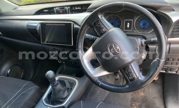 Comprar Usado Toyota Hiluxe Revo Branco Carro em Maputo em Maputo Comprar Usado Toyota Hiluxe Revo Branco Carro em Maputo em Maputo