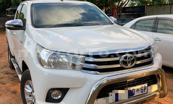 Comprar Usado Toyota Hiluxe Revo Branco Carro em Maputo em Maputo Comprar Usado Toyota Hiluxe Revo Branco Carro em Maputo em Maputo