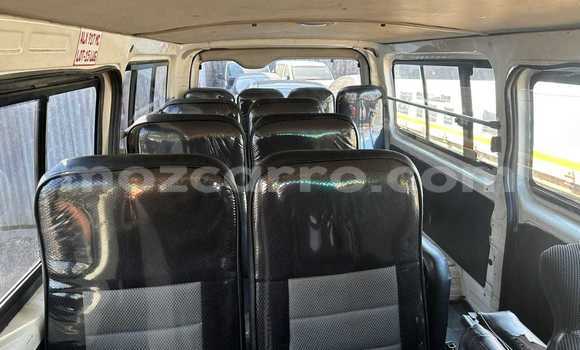 Nunua Ilio tumika Toyota Hiace Nyeupe Gari ndani ya Maputo nchini Maputo Nunua Ilio tumika Toyota Hiace Nyeupe Gari ndani ya Maputo nchini Maputo