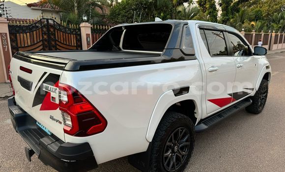 Buy Used Toyota Hiluxe Revo White Car in Maputo in Maputo Buy Used Toyota Hiluxe Revo White Car in Maputo in Maputo