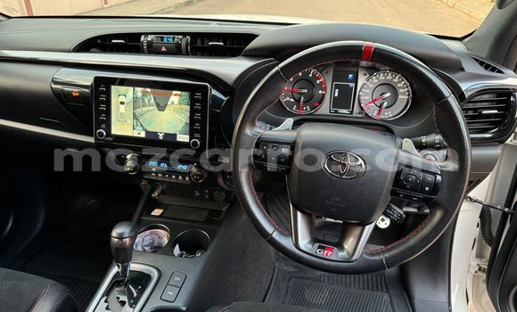 Buy Used Toyota Hiluxe Revo White Car in Maputo in Maputo Buy Used Toyota Hiluxe Revo White Car in Maputo in Maputo