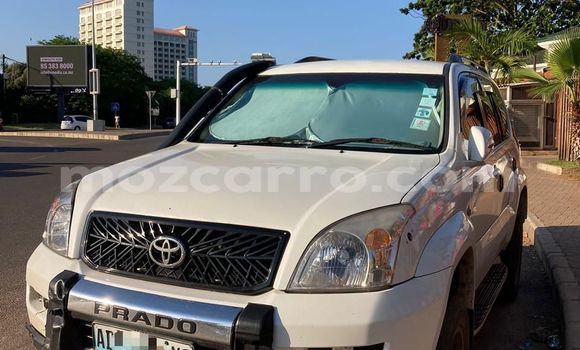 Nunua Ilio tumika Toyota Land Cruiser Prado Nyeupe Gari ndani ya Maputo nchini Maputo