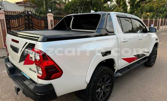 Comprar Novo Toyota Hiluxe Revo Branco Carro em Maputo em Maputo Comprar Novo Toyota Hiluxe Revo Branco Carro em Maputo em Maputo