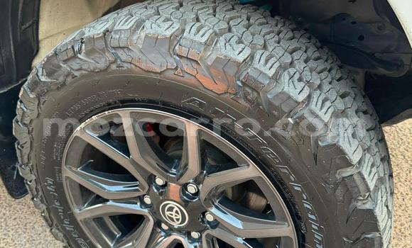 Comprar Novo Toyota Hiluxe Revo Branco Carro em Maputo em Maputo Comprar Novo Toyota Hiluxe Revo Branco Carro em Maputo em Maputo